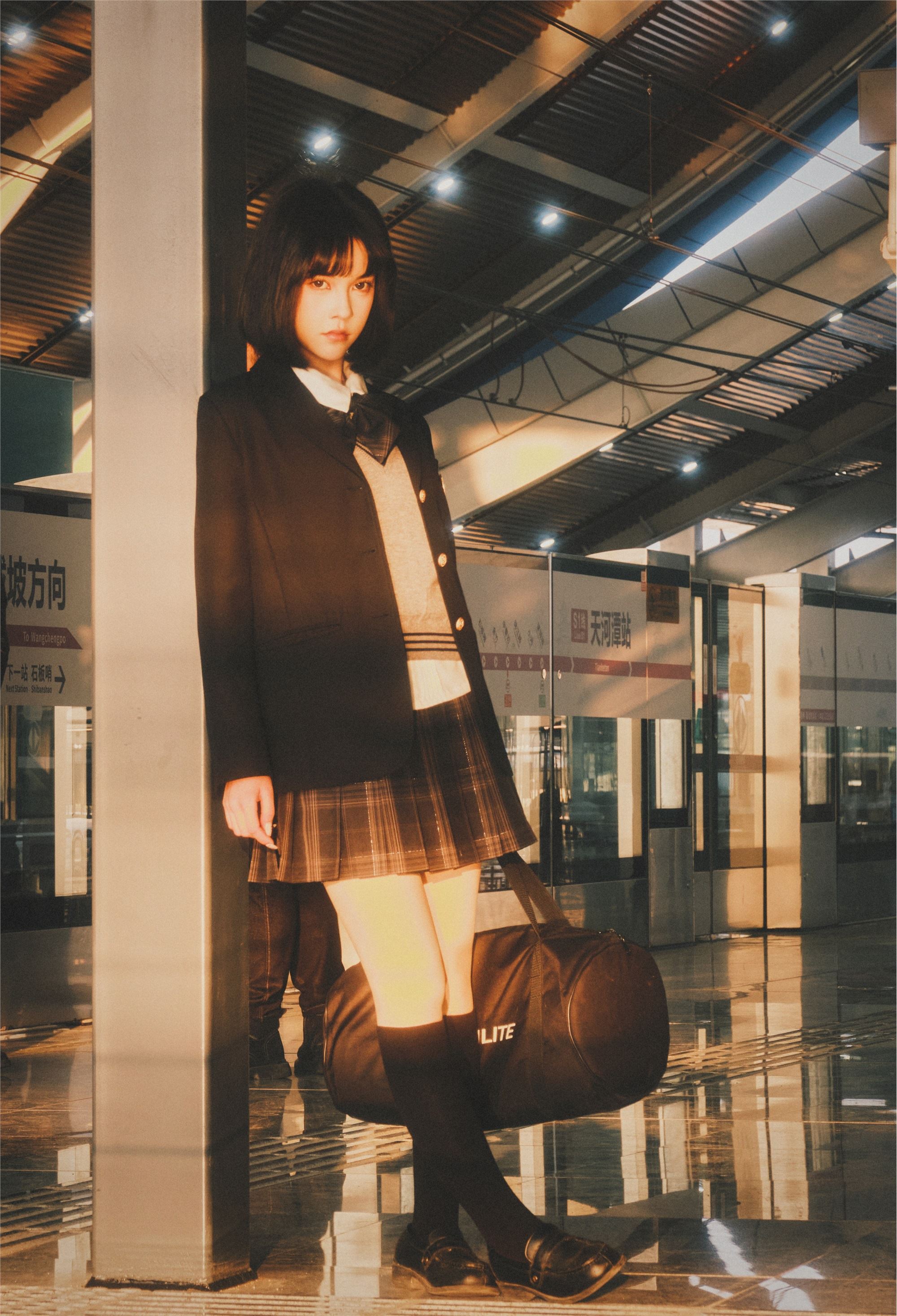 YITUYU 艺图语 2025.03.05 地铁少女 悲伤薯条555